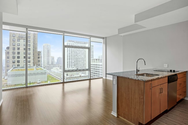 Photo - 189 E Illinois St