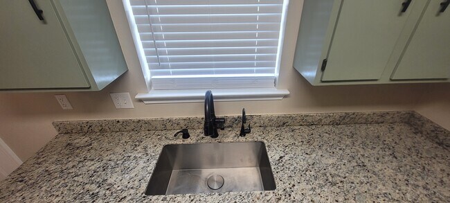 Photo - 57366 Maple Ave Unidad E