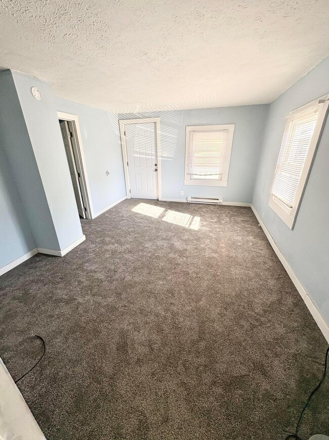 Photo - 2379 Linden Ave