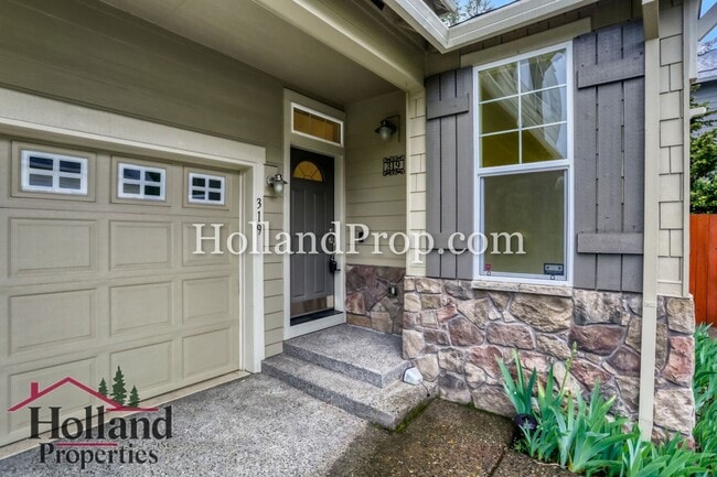 Photo - Must See, Beautiful 4 bedroom home in Hillsboro