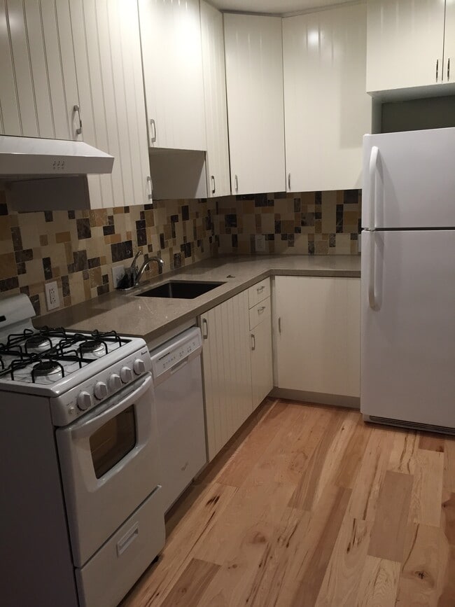 kitchen - 921 Western Dr Unit A