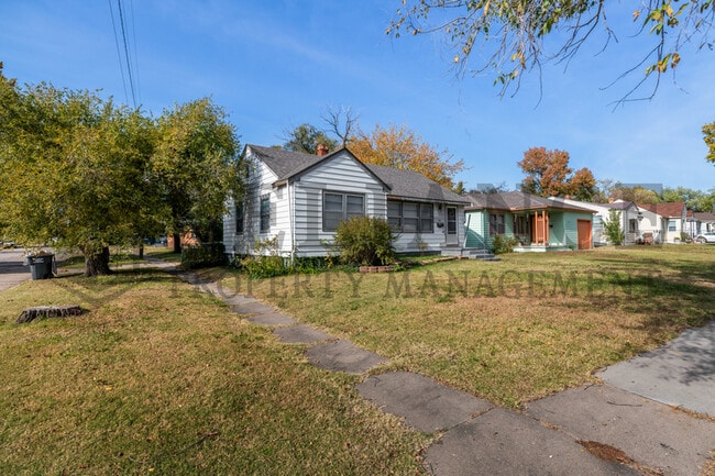 Photo - 1701 N Floberta Rd