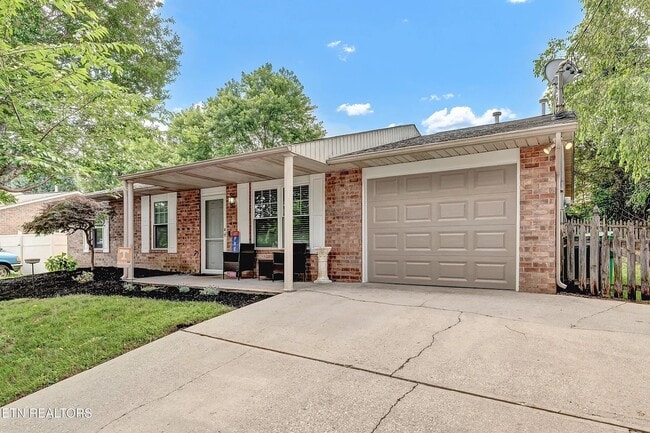 Photo - 4512 Hooks Ln