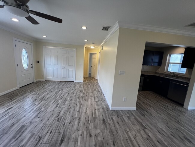 Photo - 120 Shanle Dr