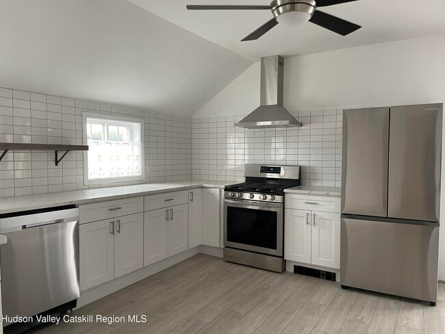 Photo - 502 Warren St