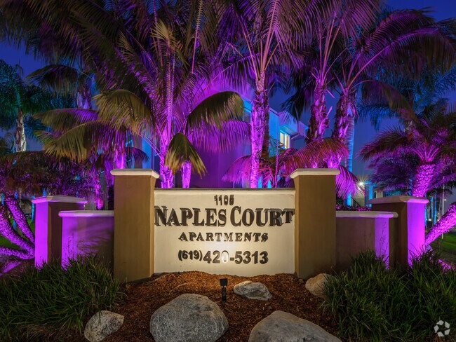 Building Photo - Naples Court Rental