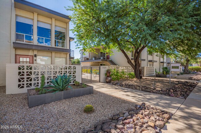 Building Photo - 7315 E Northland Dr Unit 4