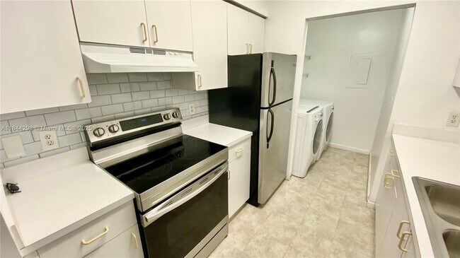 Photo - 19901 E Country Club Dr Unit 2103