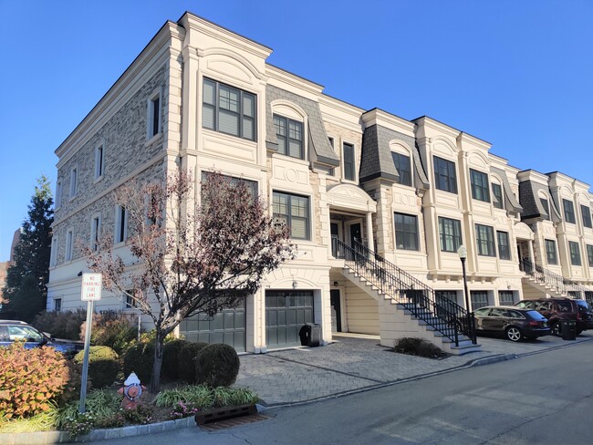 Photo - 12 Marquis Ct Townhome