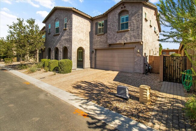 Photo - 1063 N 70th Way