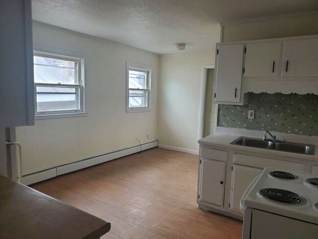 326 Main St Unit 1