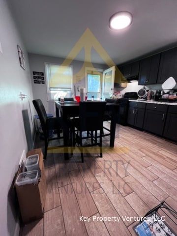 Photo - 400 Knickerbocker Ave