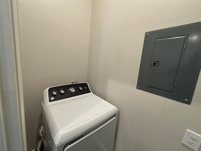 Photo - 504 Nursery Rd Unit 1207