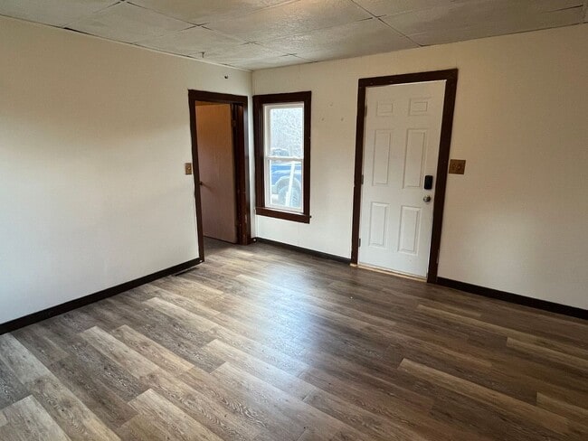 Photo - N8517 WI-107 Unidad #2