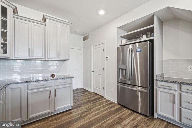 Photo - 4922 MacDonough Pl
