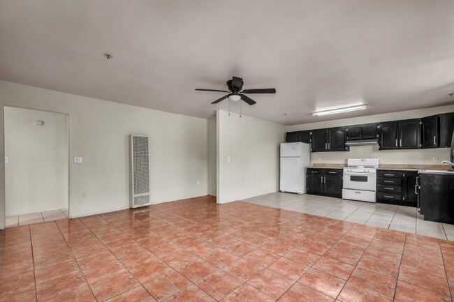 Photo - 5231 Huntington Dr Unidad 4