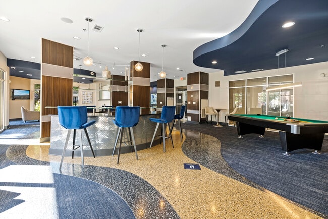 Photo - 10 Perimeter Park