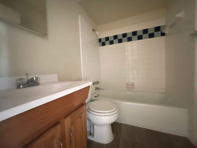 Photo - 201 W Lincoln Ave Unidad 2