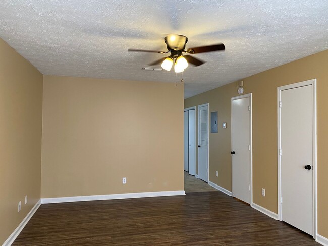Photo - 3865 Northeast Dr Unit A