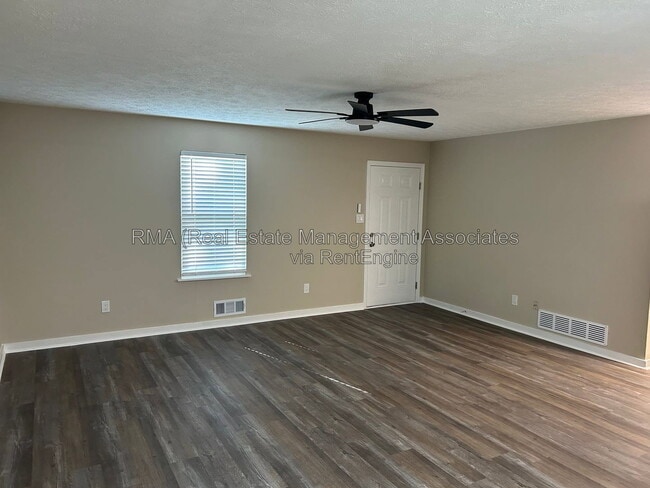 Photo - 1240 Ellis Rd