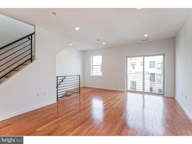 Photo - 1629 Swain St Unit 3