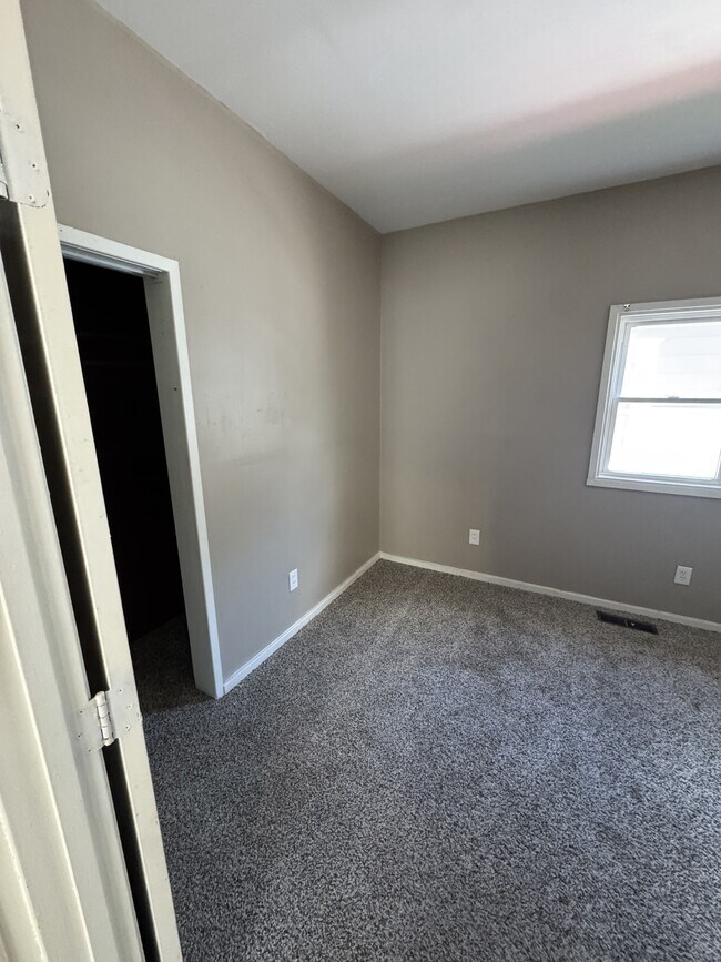 Photo - 206 N Sutphin St