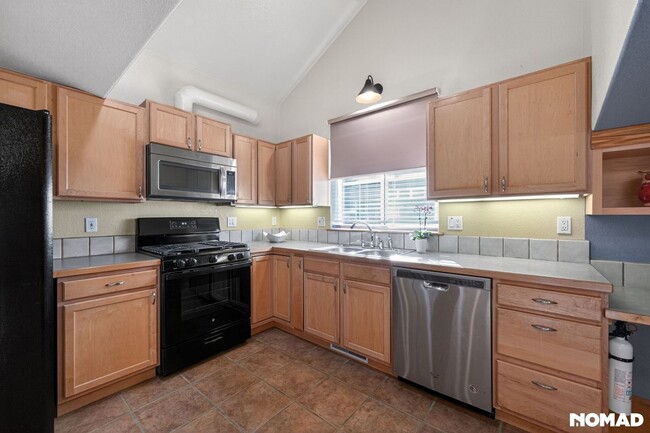 Photo - 230 Briggs St