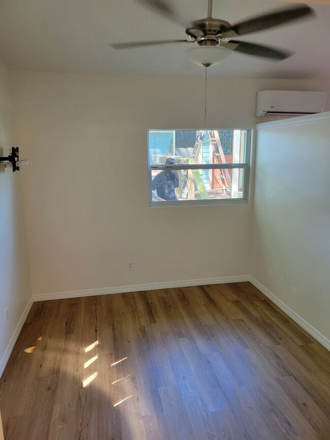 Photo - 318 W Hilda St Unit Back