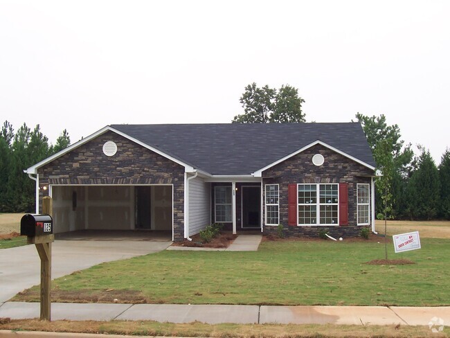 Building Photo - Ranch style home in Locust Grove