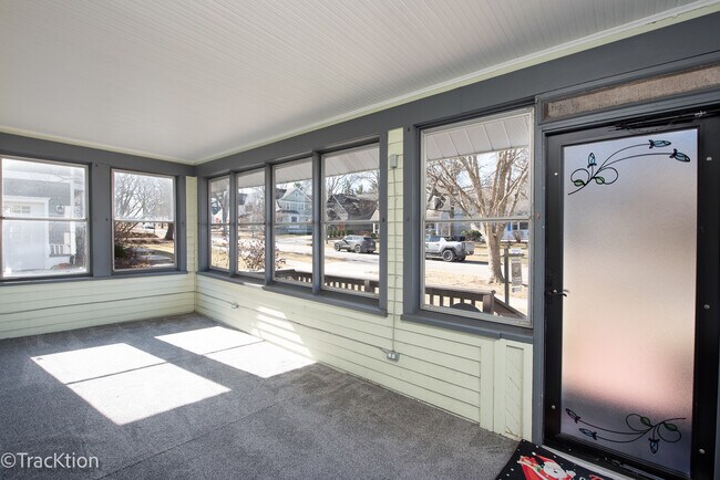 Photo - 5313 Lyman Ave