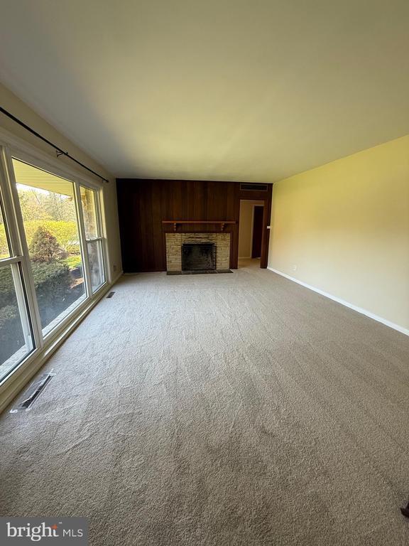 Photo - 536 Hampton Ln