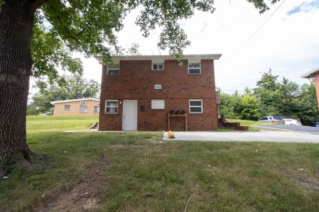 Photo - 1027 Southpark Dr Unit 1