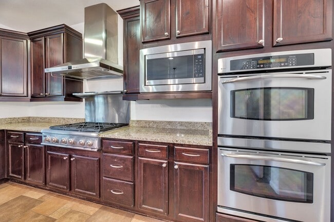 Photo - Highly Upgraded SPACIOUS home in desirable Aviano in Desert Ridge!