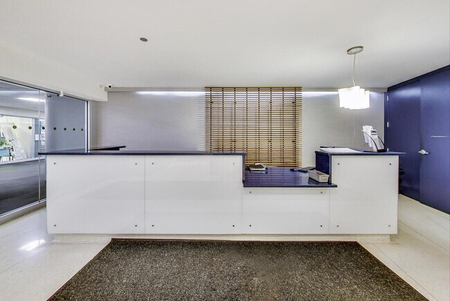 Photo - 300 N State St Unit 4003