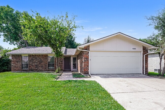 Building Photo - 4141 Yellowleaf Dr