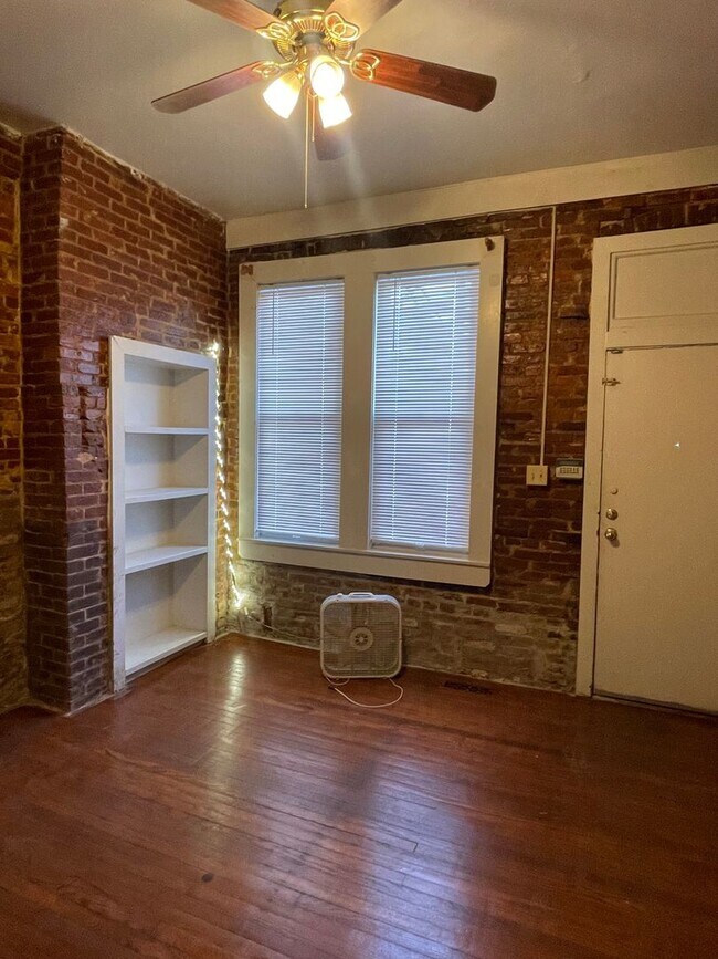 Photo - 2630 N Charles St Unidad 1