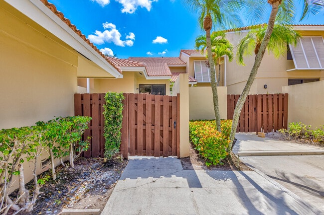 Photo - 227 Old Meadow Way