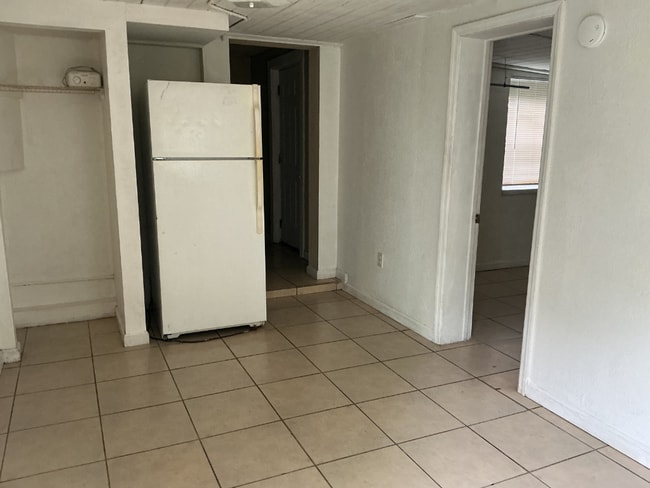 Photo - 2529 Tanglewood St Unit Tanglewood Apt. 3