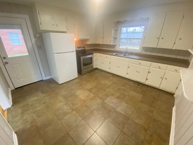 Photo - 1527 Stonewall Blvd