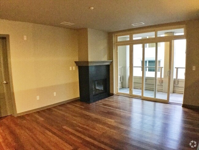 Building Photo - Modern Ballard Penthouse  2 Bedroom Condo Unit 810