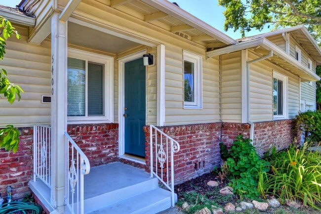 Photo - 5400-5402 Folsom Blvd Unit 5400 Folsom Blvd