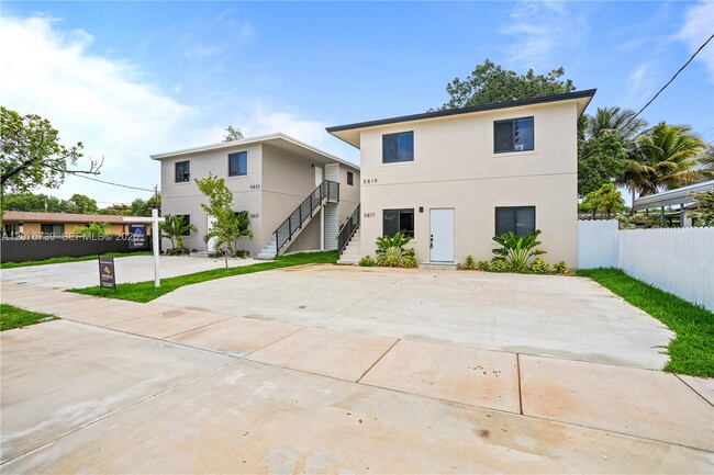 Photo - 5817 NW 30th Ave Unit 5817