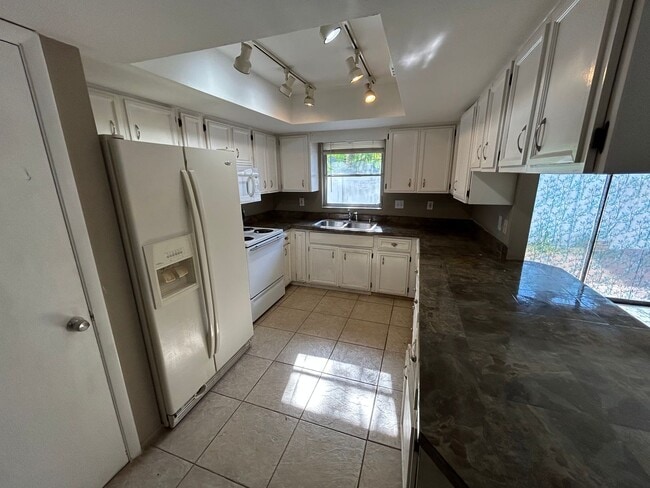 Photo - 1373 42nd St