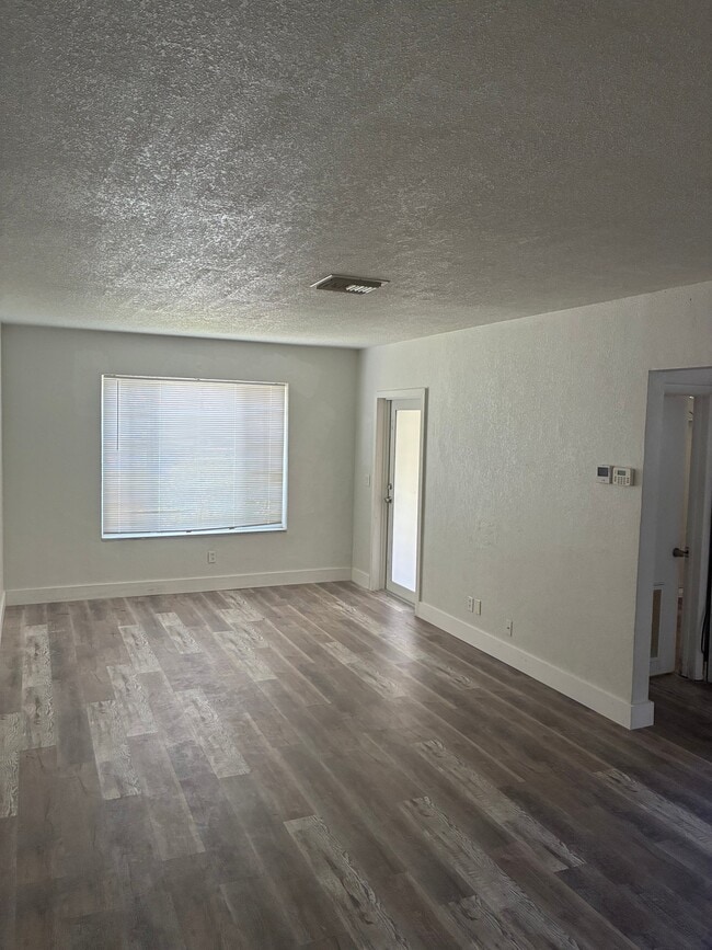 Building Photo - 2232 NE 171 St
