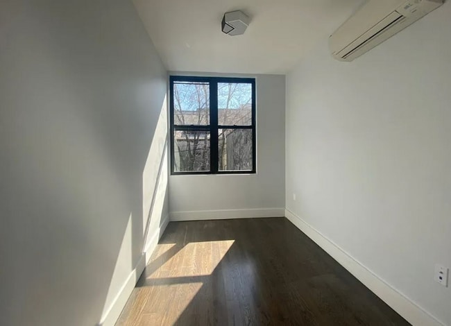 Photo - 10 Ten Eyck St Unidad F2