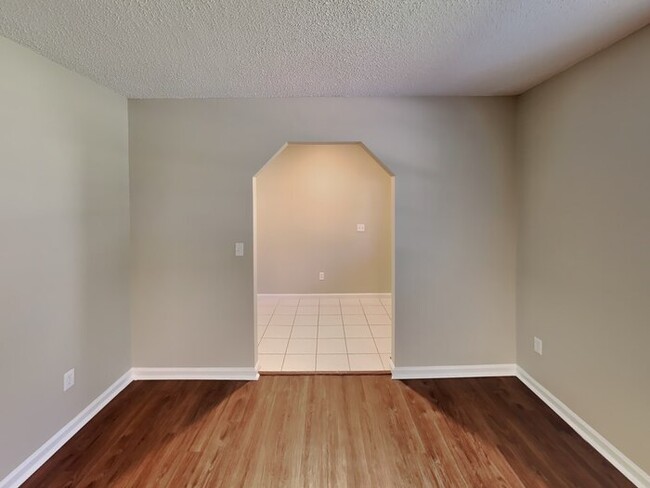 Photo - 950 Turtle Creek Dr S