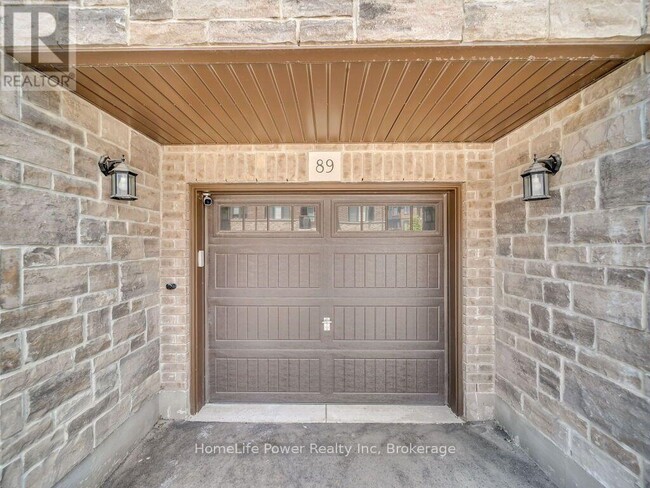Photo - 445 Ontario St S