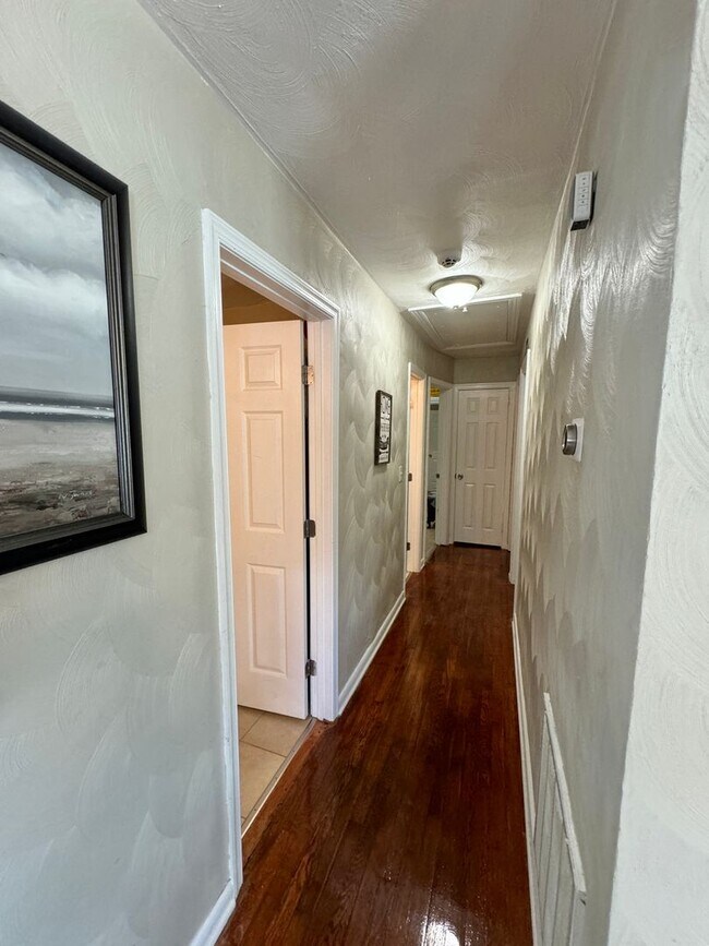 Photo - BEAUTIFUL HOME CLOSE TO AIRPORT AND MILITARY BASE.