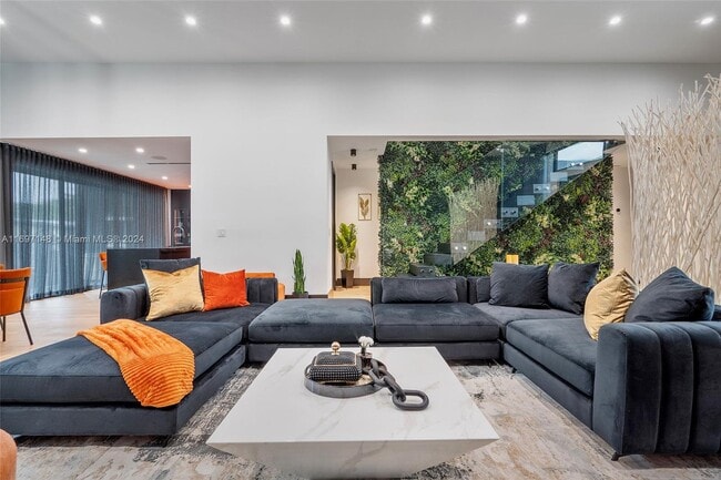 Photo - 76 NW 44th St