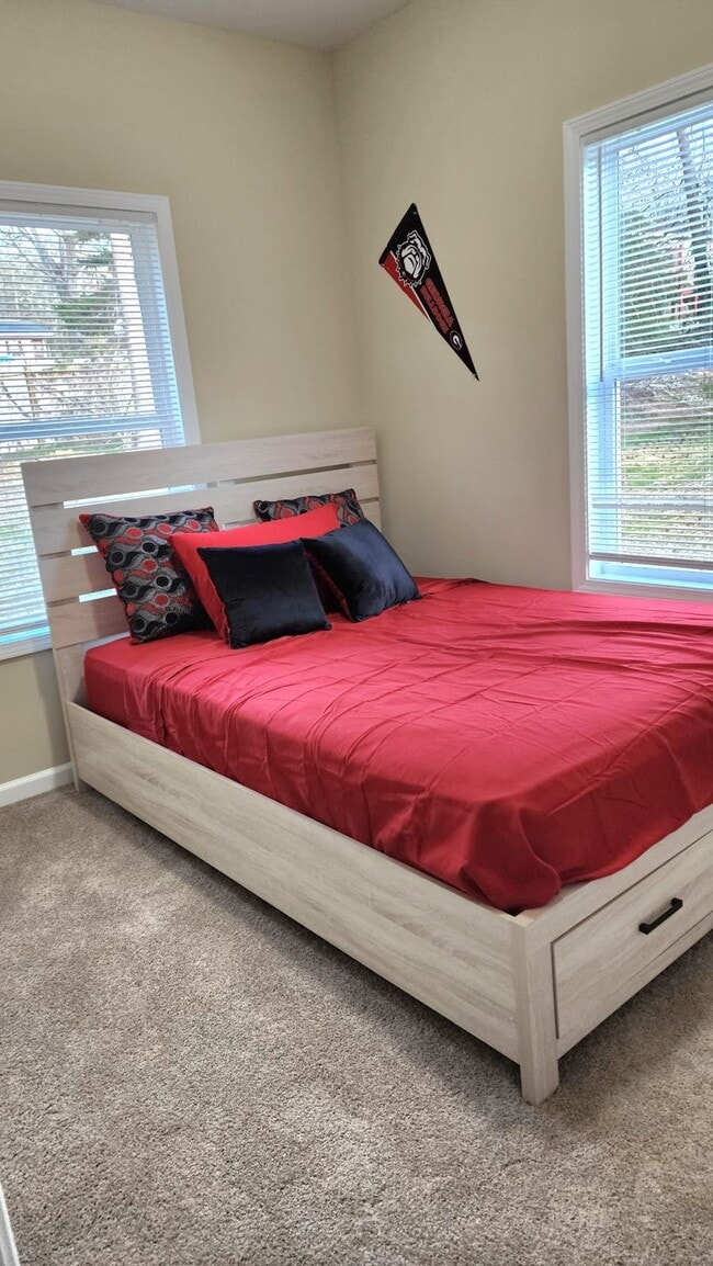 Photo - 376 Washington Dr